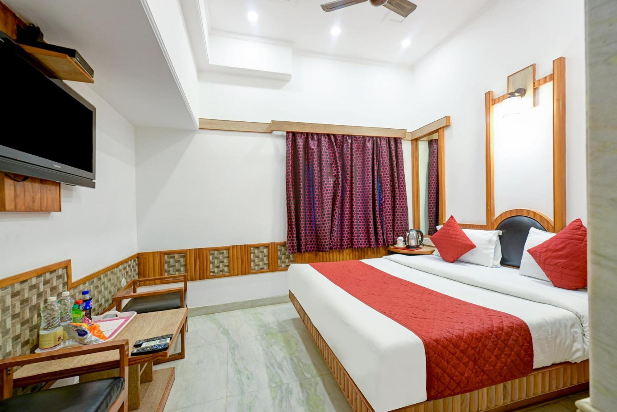 The Natraj Yes Please -New Delhi Hotell Exteriör bild