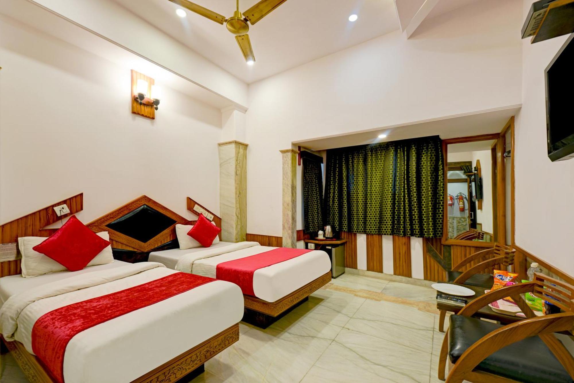 The Natraj Yes Please -New Delhi Hotell Exteriör bild