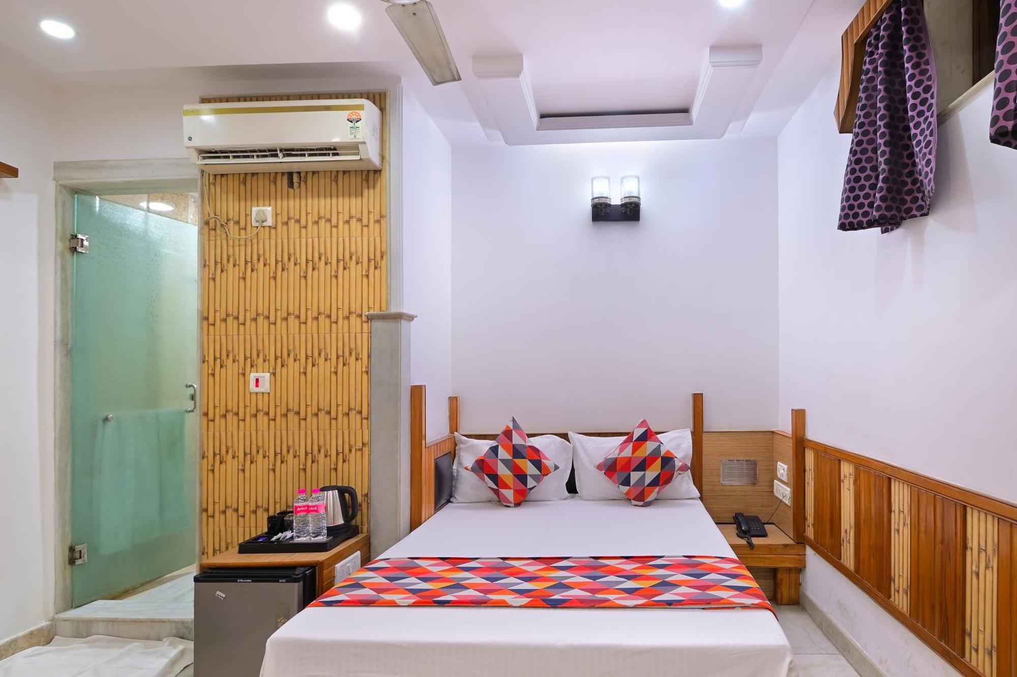 The Natraj Yes Please -New Delhi Hotell Exteriör bild