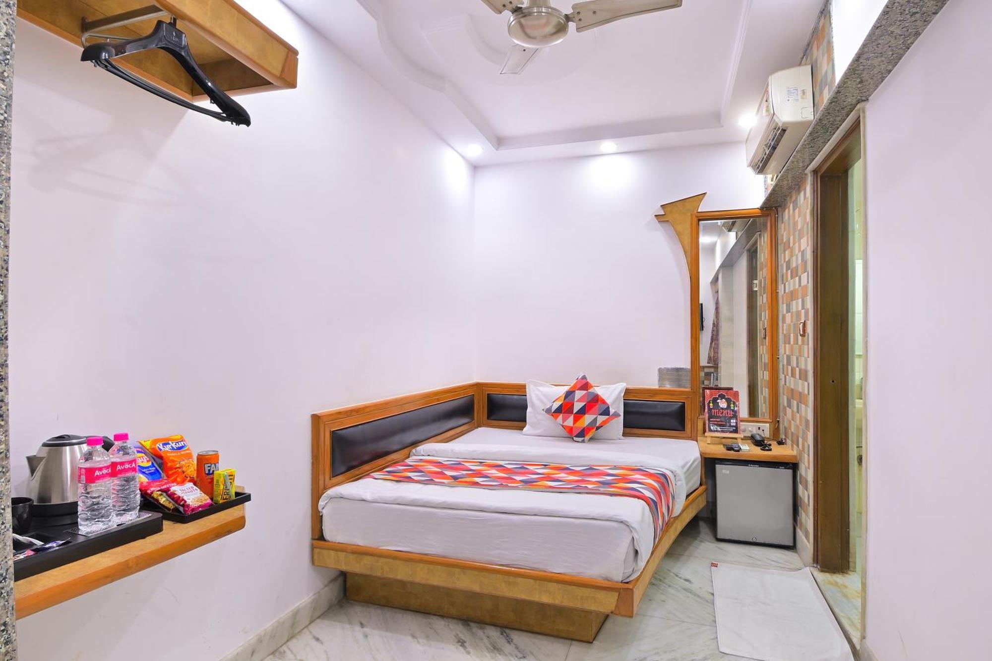The Natraj Yes Please -New Delhi Hotell Exteriör bild