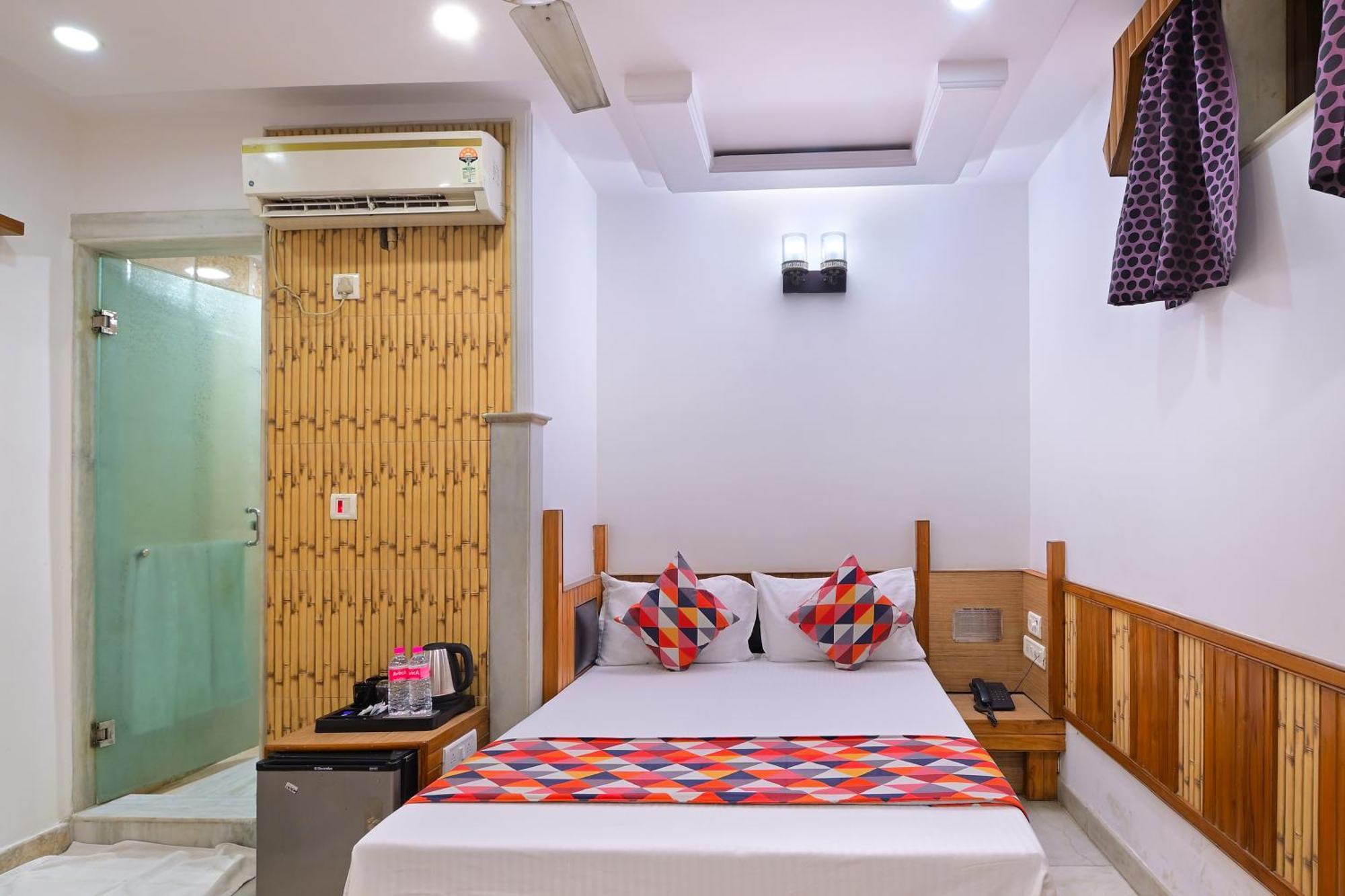The Natraj Yes Please -New Delhi Hotell Exteriör bild