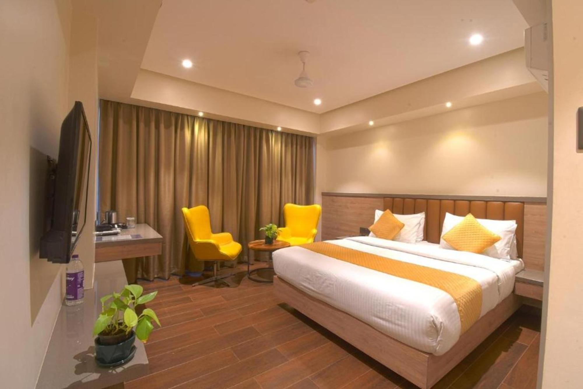 The Natraj Yes Please -New Delhi Hotell Exteriör bild
